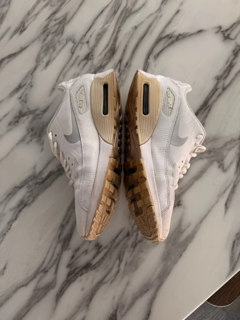 White Nike Air Max - Picture 5 of 6